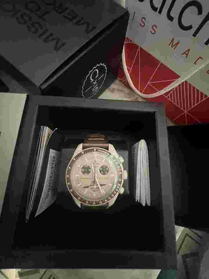 Swatch Moonswatch
Omega x Swatch BioCeramic Moonswatch "MISSION TO SATURN"