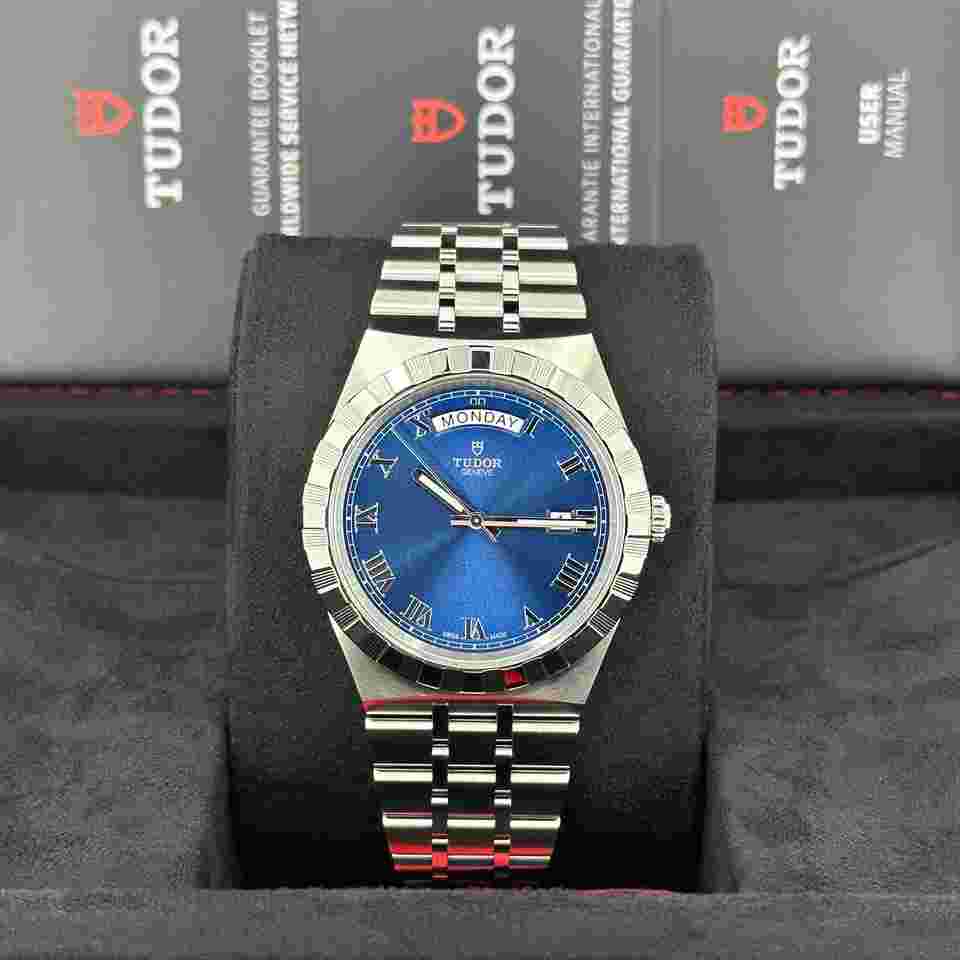 Tudor Royal
Unworn 2024 Royal Stainless Steel 41mm Ref# M28600-0005 box and papers
