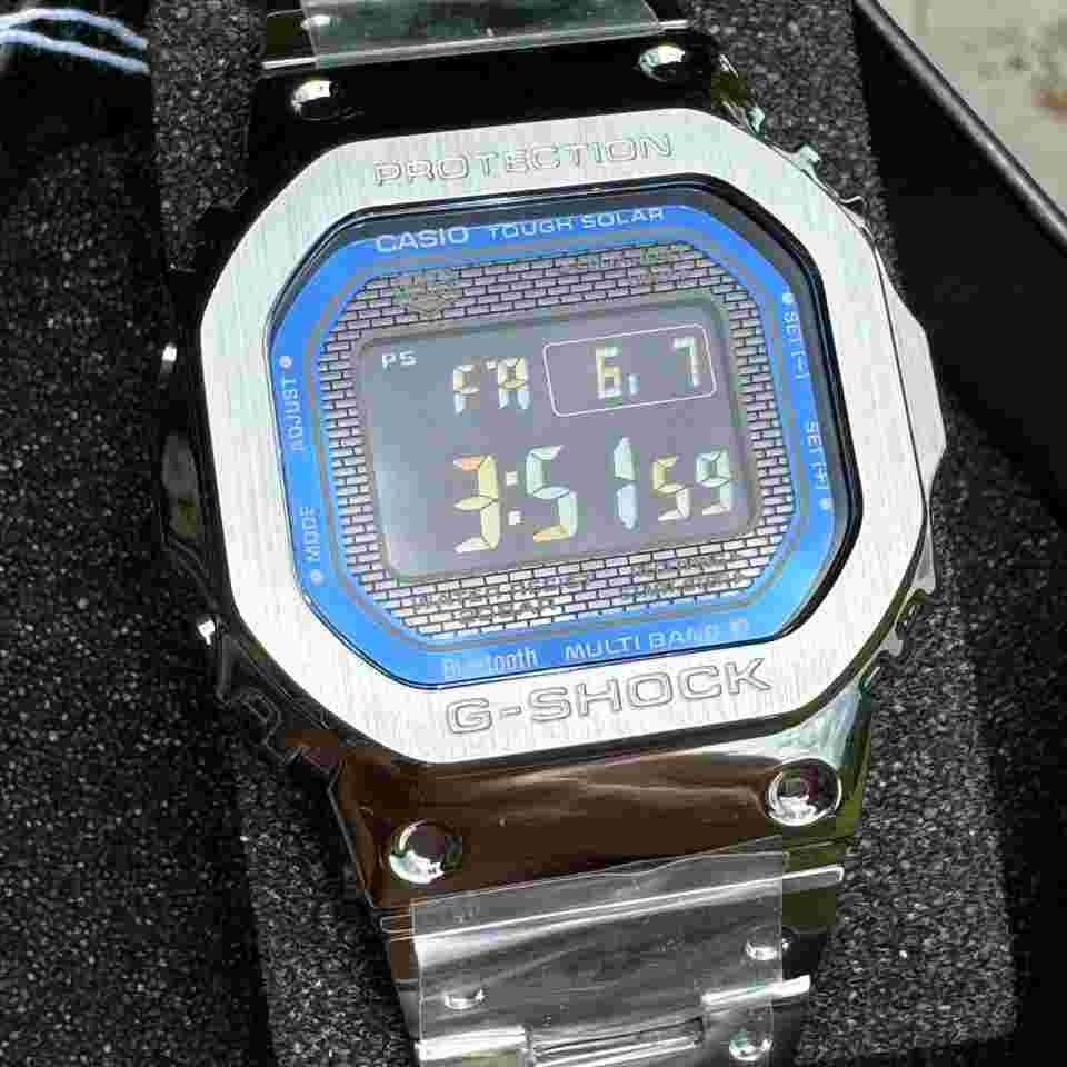 Casio G-Shock
Bluetooth Blue Full Metal Solar Square GMWB5000D-2