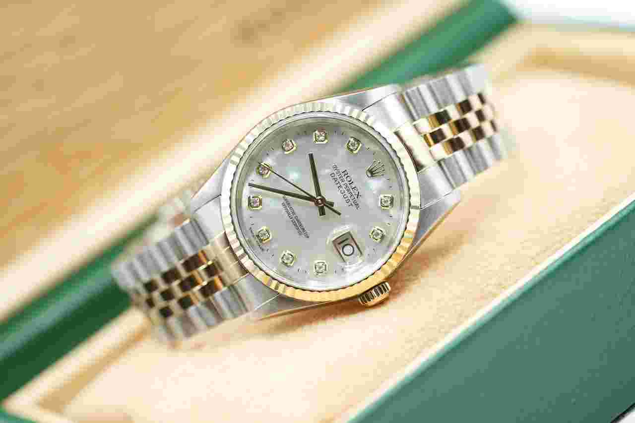 Rolex Datejust 36
Steel And Gold Datejust 36 16233 Factory White Mother of Pearl Dial Box Papers