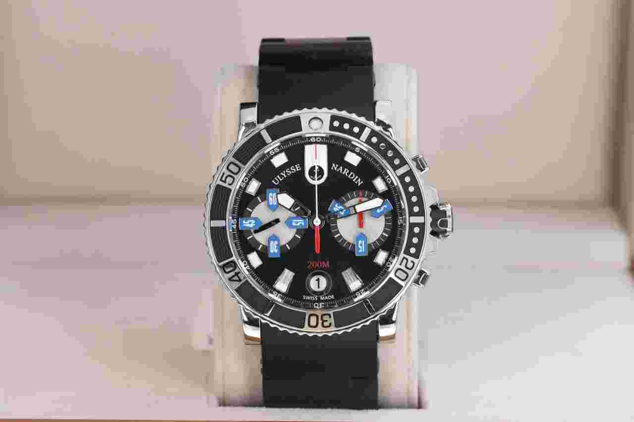 Ulysse Nardin Maxi Marine Diver
Chronograph