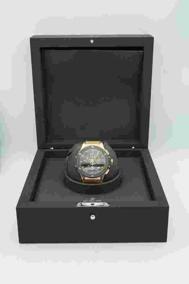 Hublot Big Bang Aero Bang
310.PT.1180.RX Big Bang Aero 44 mm Tantalum Bezel 18K Rose Gold Case Skeleton Dial