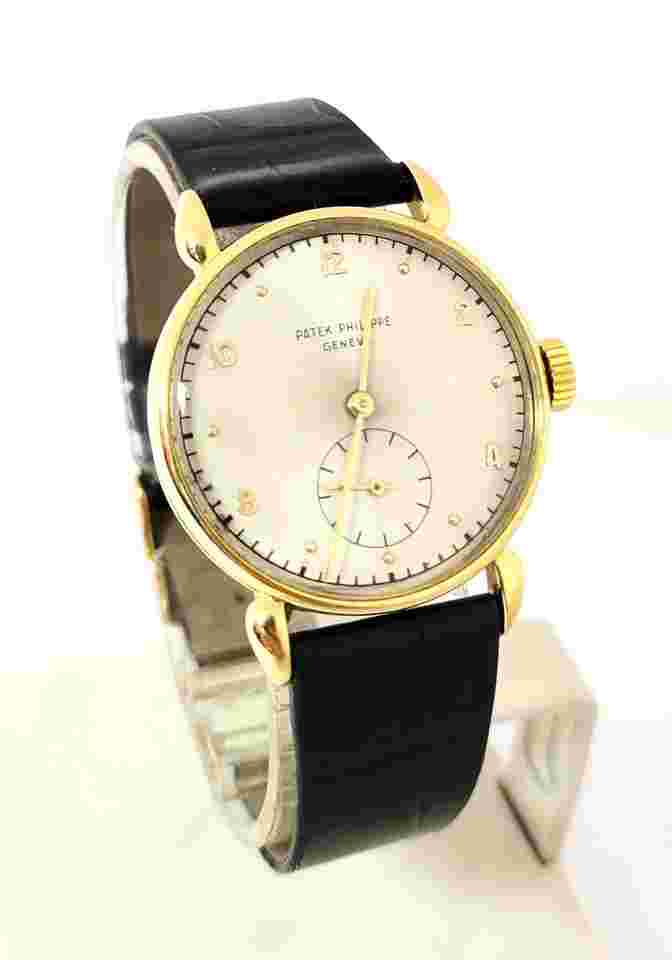 Patek Philippe Calatrava
Vintage 18k PATEK PHILIPPE Mens Calatrava Winding Watch c.1950s Ref 590 RARE