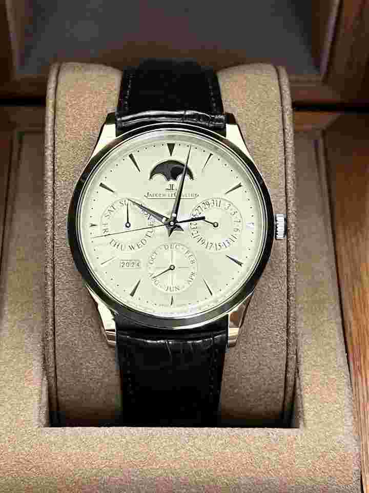Jaeger-LeCoultre Master Ultra Thin Perpetual
New 2024 Perpetual Calendar 39mm Boutique Exclusive Q114842J