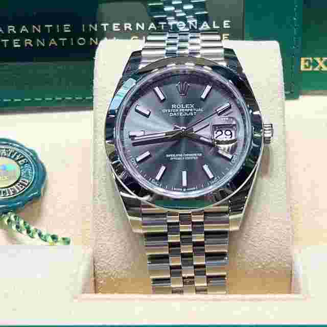 Rolex 126300 Datejust Rhodium index dial Smooth Bezel with J Rolex 126300 Datejust 41mm Steel Smooth Bezel Rhodium Index Dial Jubilee