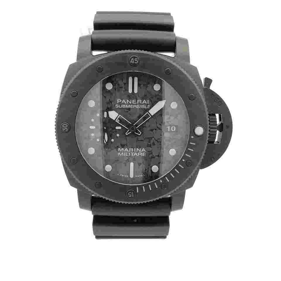 Panerai Luminor Submersible
Marina Militare 47mm Carbotech