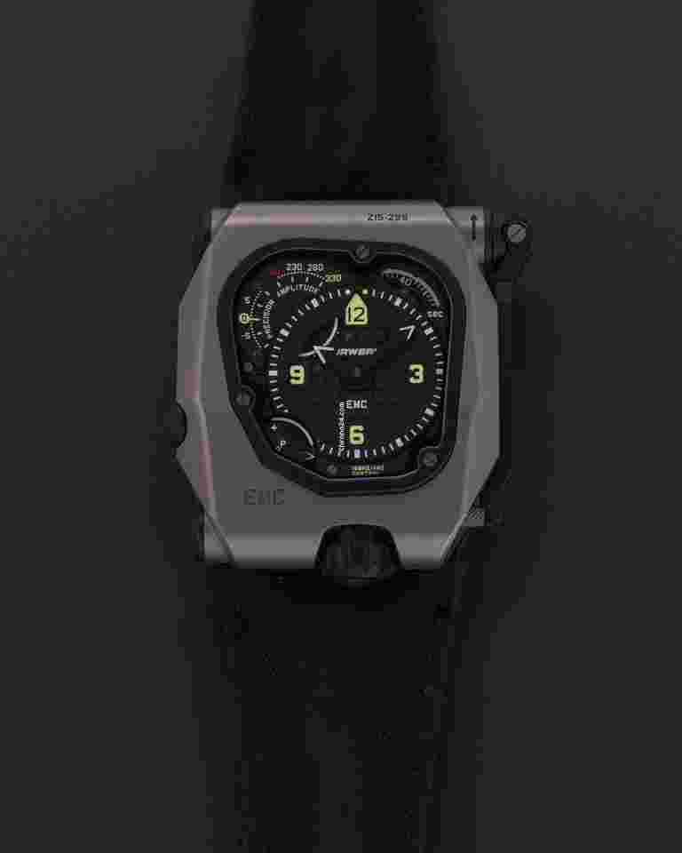 Urwerk EMC
UR-EMC Time Hunter in Stainless Steel and Titanium