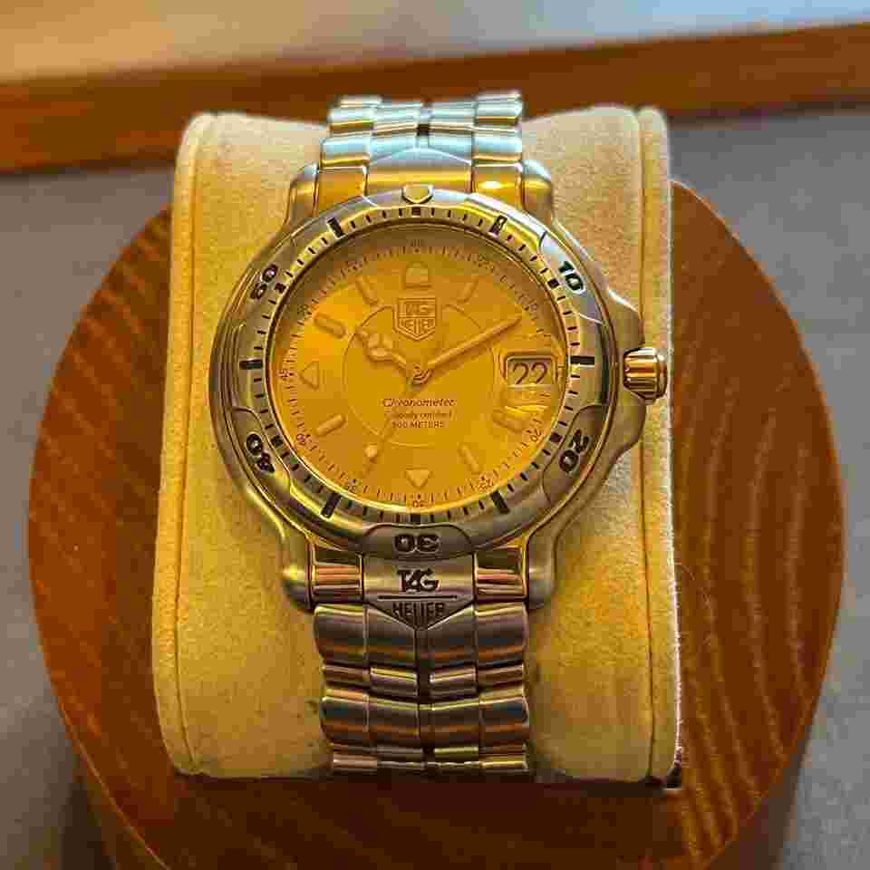 TAG Heuer 6000
Series Yellow Gold Automatic Date