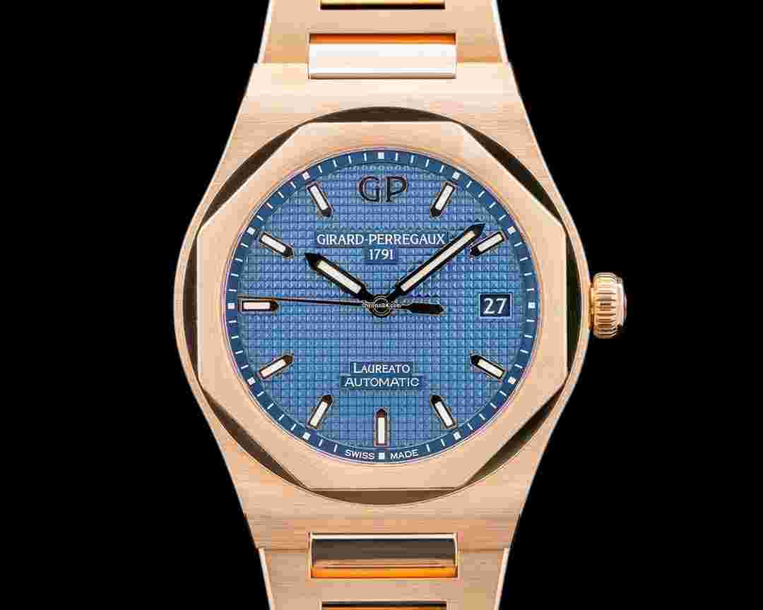 Girard Perregaux Laureato
18K Rose Gold 38mm Blue Dial