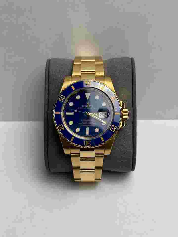 Rolex Submariner Date
Yellow Gold 40mm Blue Dial Oyster