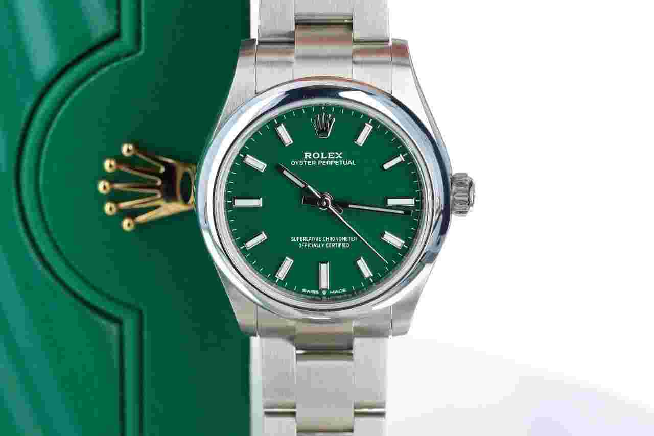 Rolex Oyster Perpetual 31
Green Rare Novelty Model Superalloy 904L 31mm Stainless Steel 277200