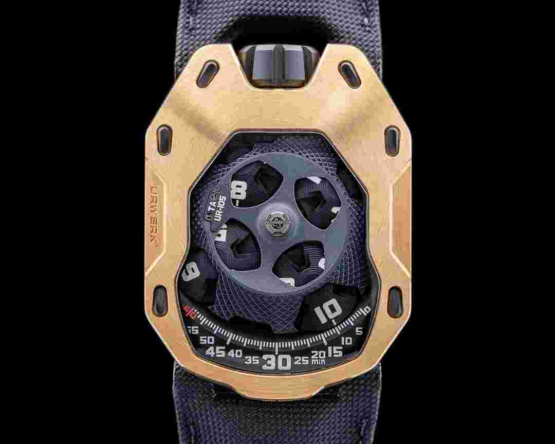 Urwerk UR-105
UR-105TA IRON KNIGHT Manual Wind Limited Edition RG