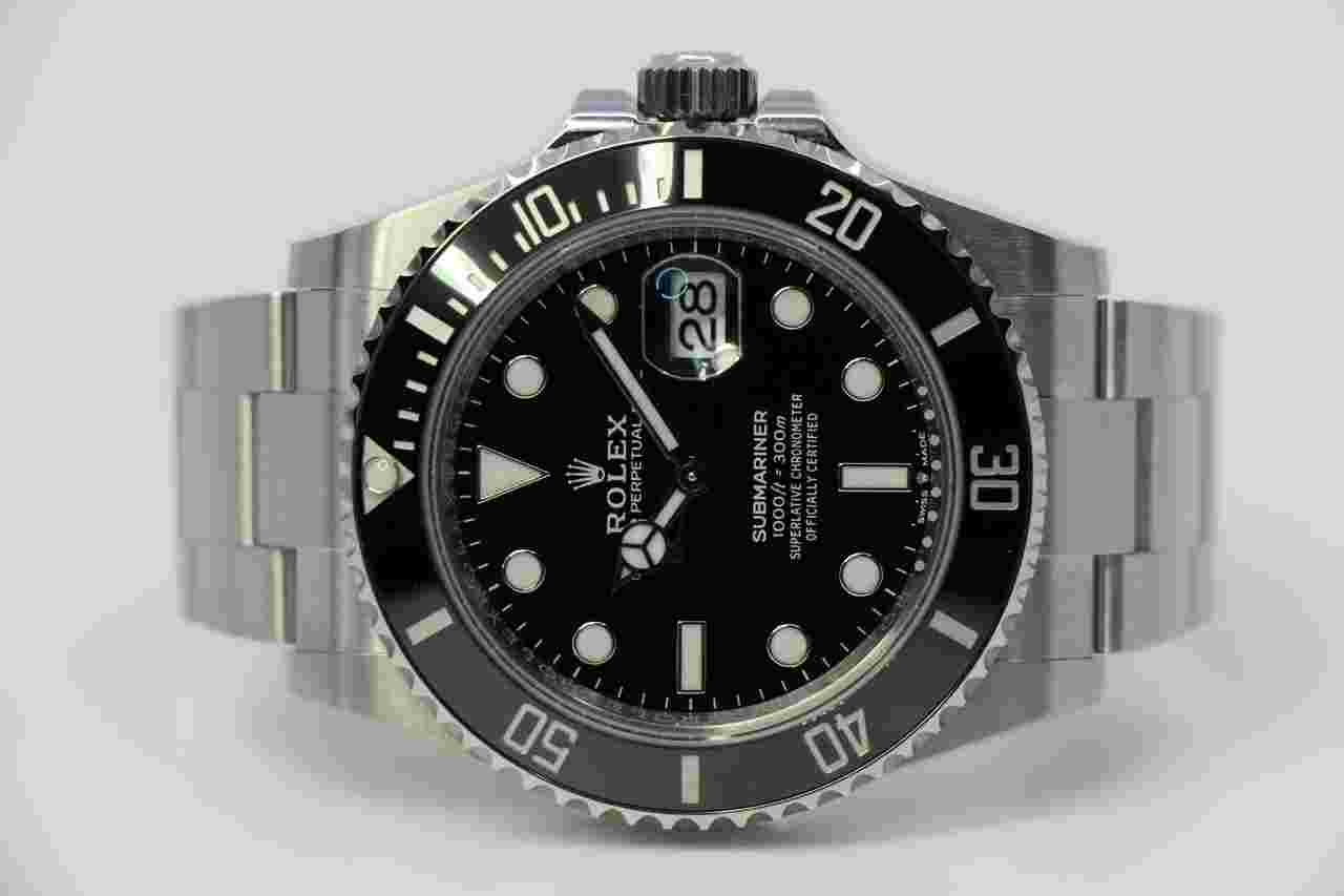 Rolex Submariner Date
126610LN - 11/2024
