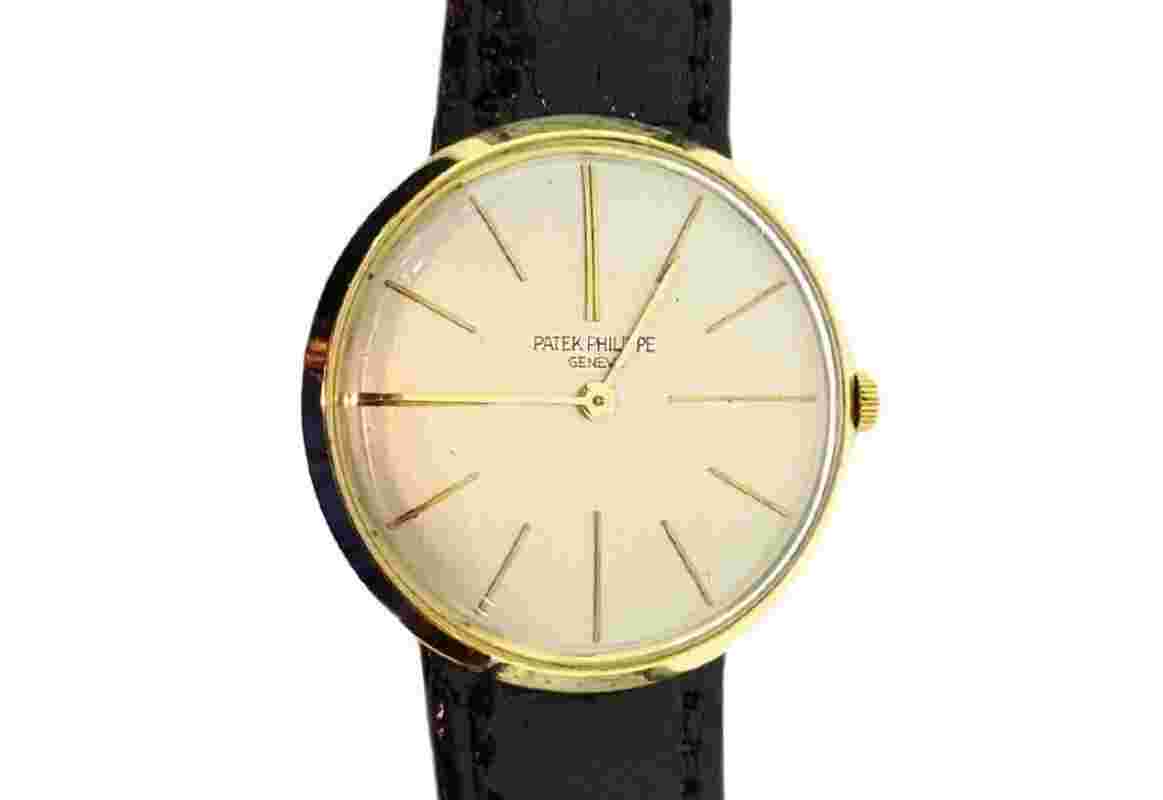 Patek Philippe Calatrava
Vintage 18k PATEK PHILIPPE Mens Calatrava Winding Watch Ref 2590 RARE EXLNT