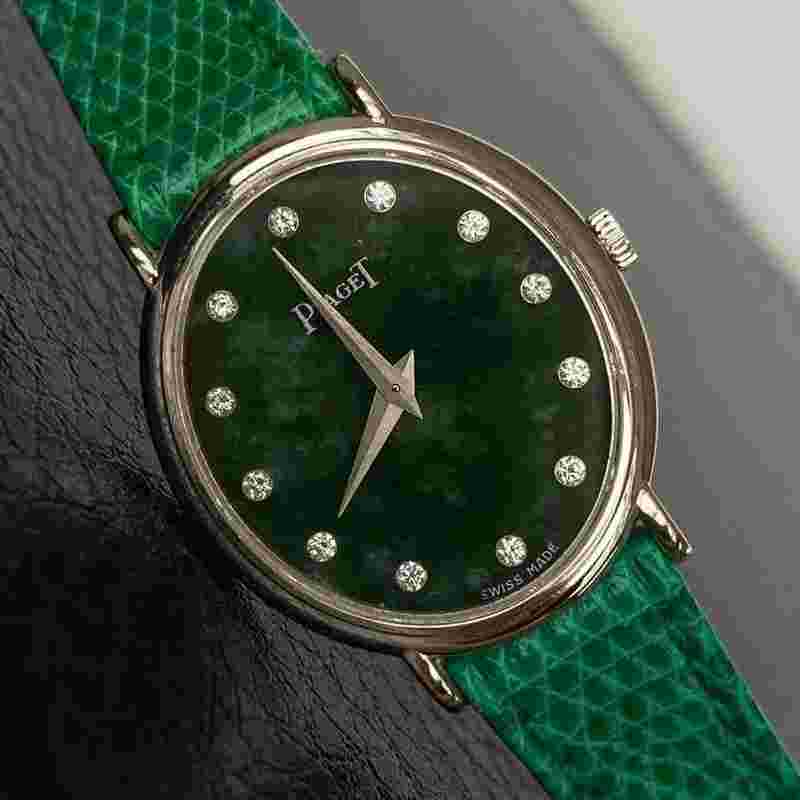 Piaget
Vintage Oval Lady WG Jade Dial with Diamond Indicators 9822 Rare