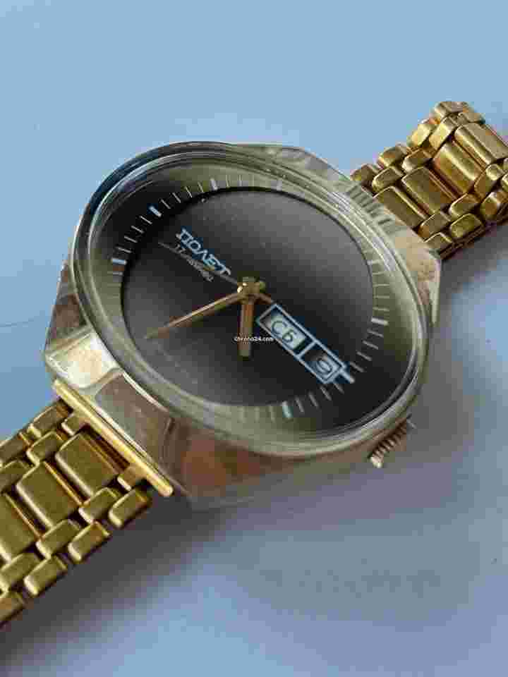 Poljot
Calendar Day/Date Gold Capped Screw Down Back Vintage Made in Soviet Union USSR