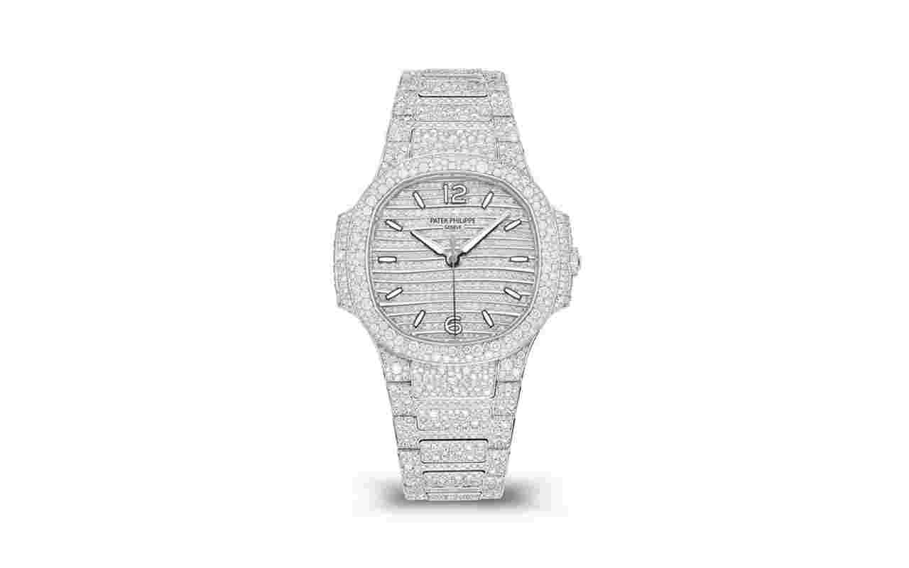Patek Philippe Nautilus
2025 New 7118/1450G - Nautilus Diamond Paved Dial White Gold 35.2 mm