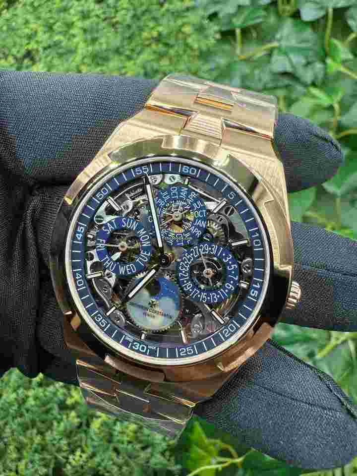 Vacheron Constantin Overseas
Perpetual Calendar Skeleton Ultra-Thin 4300V/220R-B642