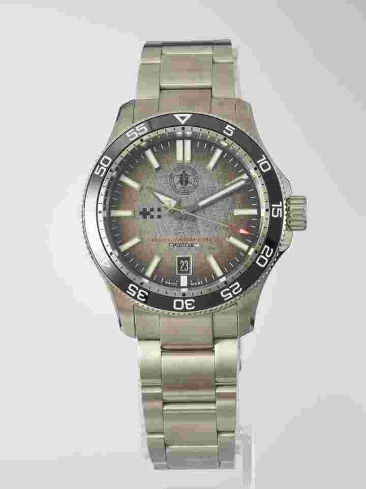 Christopher Ward
                           
                                 C60 Trident Pro 300 Trojan Unit Watch Tactical Firearms Group City of London Police