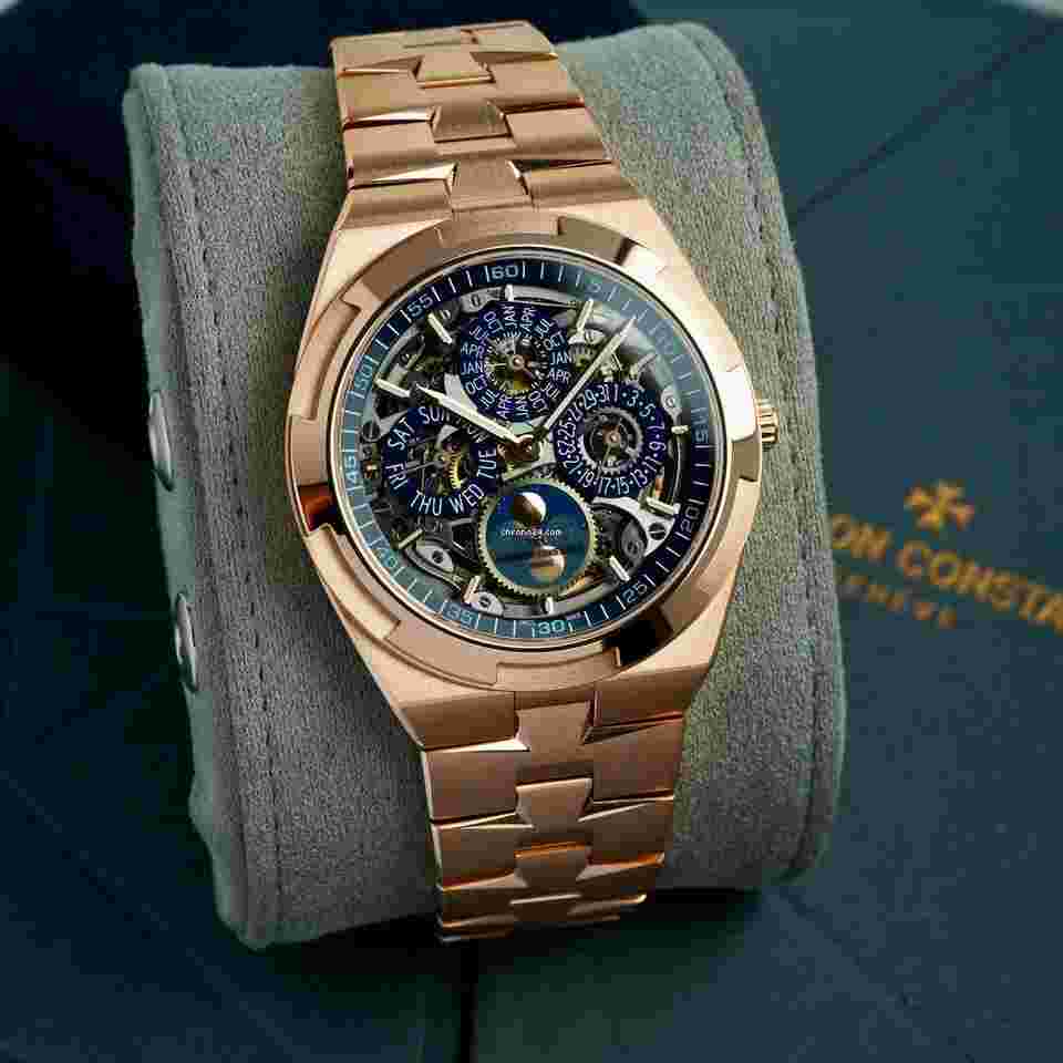Vacheron Constantin Overseas
2024 Overseas Perpetual Calendar Ultra Thin 4300V/220R-B642
