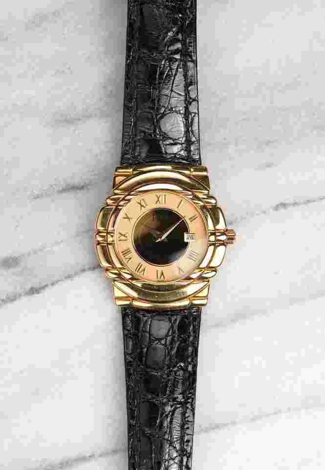 Piaget Tanagra
Reference 17041 Tangara Vintage 1990s Quartz 18K Gold Champagne Dial 34mm
