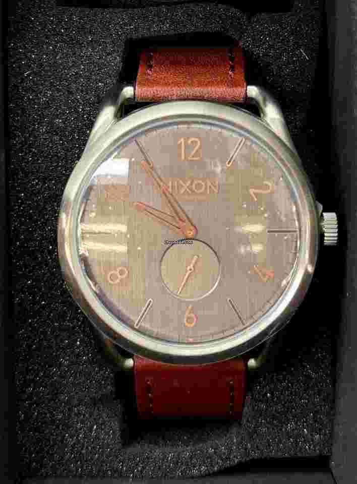 Nixon
C45 Gray Dial Leather Strap Men's Swiss Quartz Watch A4652064
