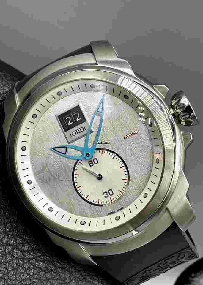 Michel Jordi
Mega Icon Swiss Made Quartz Big Date 45mm Silver Guilloche Dial