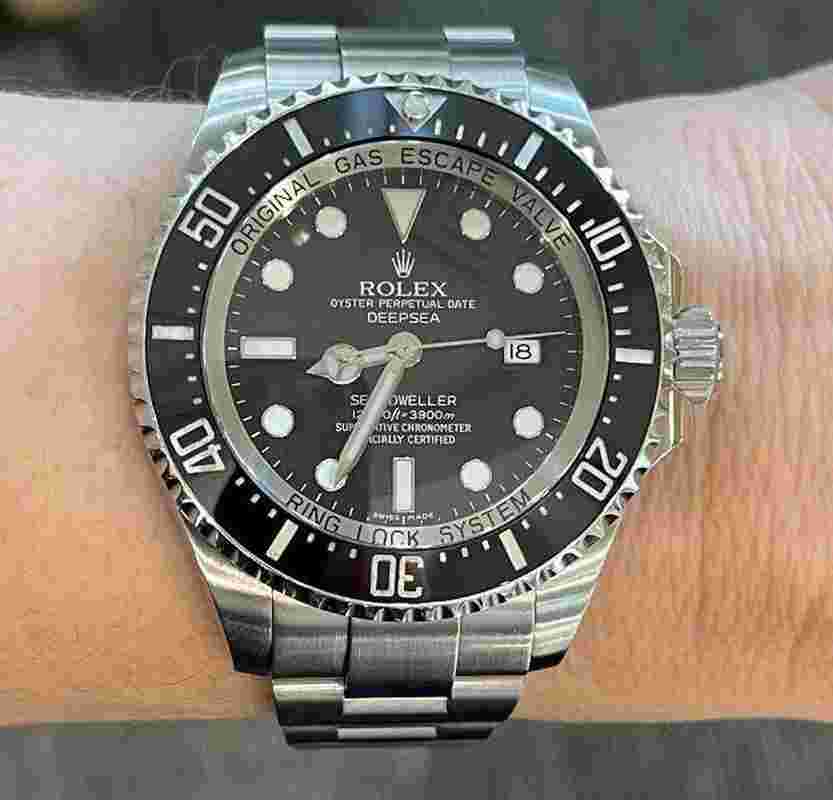 Rolex Sea-Dweller Deepsea
Oystersteel Men's Watch 116660