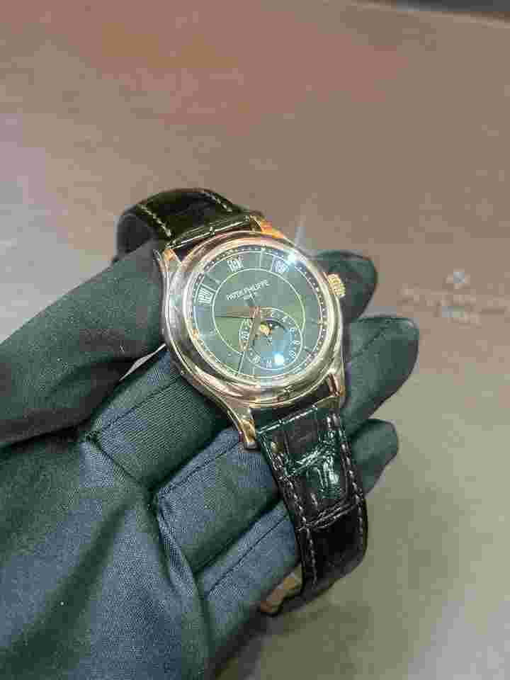 Patek Philippe Annual Calendar 5205R-011