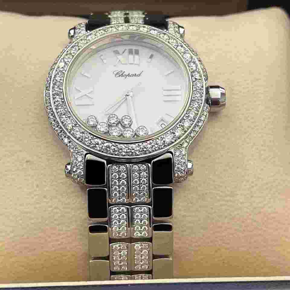 Chopard Happy Sport
36mm 7-Floating Diamonds White Dial Iced Out ref: 278477-3001
