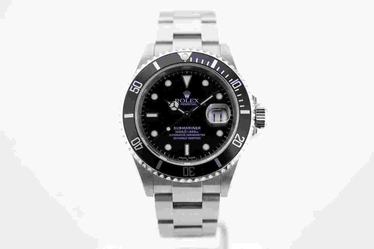 Rolex Submariner Date
Unpolished 24 Months Warranty 16610 2002