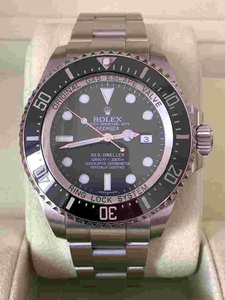 Rolex Sea-Dweller Deepsea
116660 Deepsea black Chromalight dial Full Set 2010’s