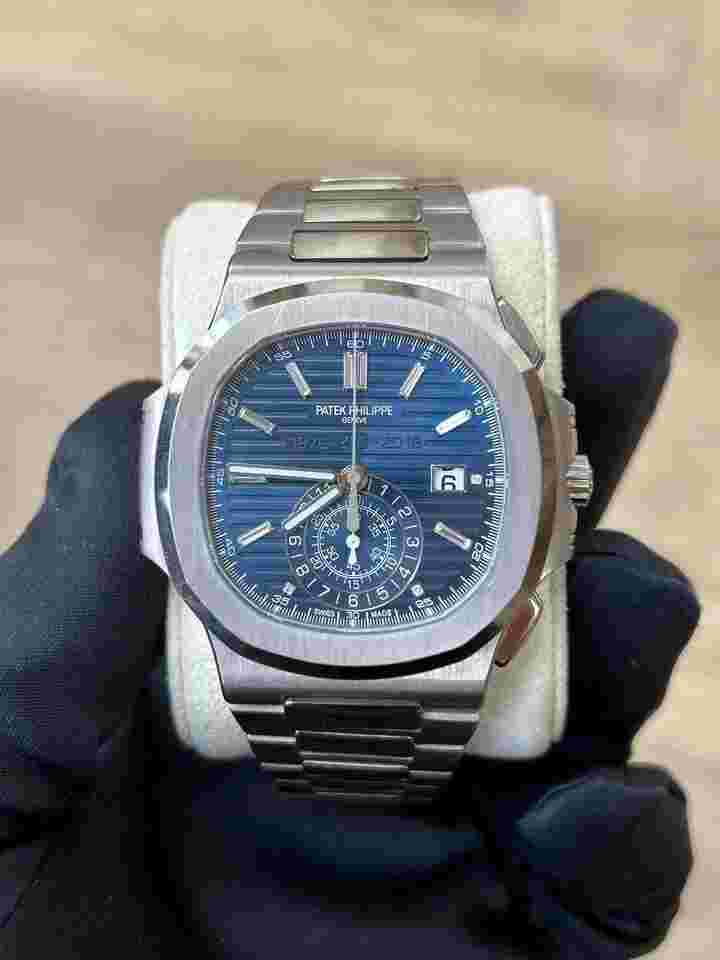 Patek Philippe Nautilus
2017 Nautilus 5976/1G Chronograph Blue Dial