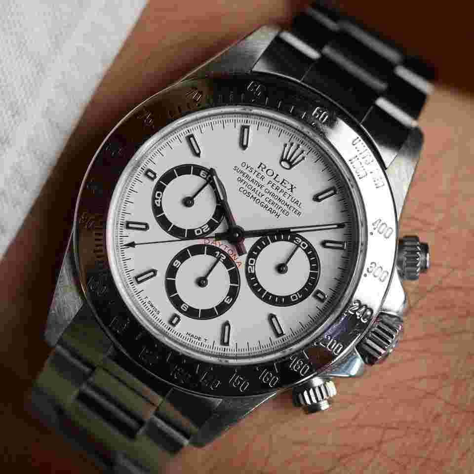 Rolex Daytona
Zenith Daytona 16520 w White Dial