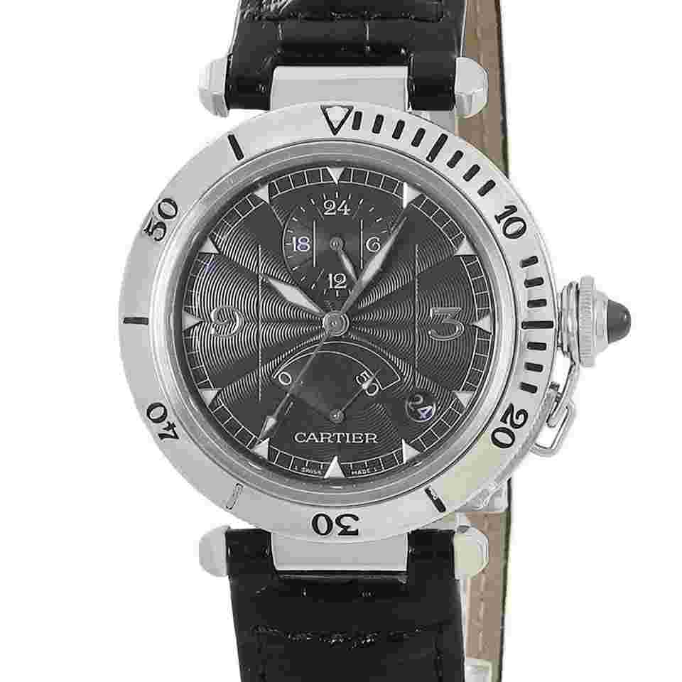 Cartier Pasha
Watches W3105055 Pasha N950 GMT Power Reserve Platinum x Stainless Steel Guilloché