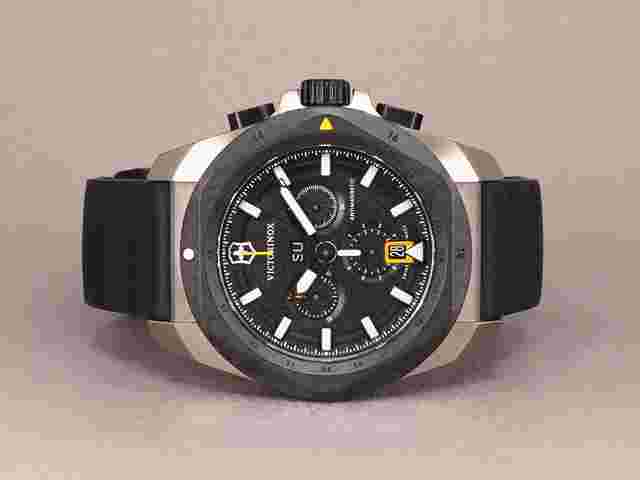 Victorinox Swiss Army I.N.O.X. INOX Titanium Chronograph 241988.1