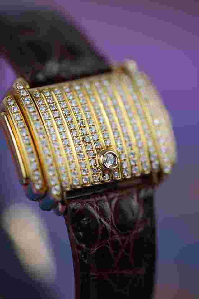 Piaget
Secret Watch / 18K Gold Pave Diamond / Original Deployant