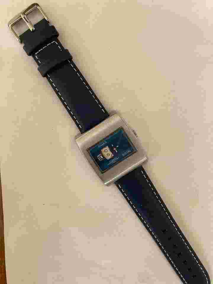 ARVİOS JUMP HOUR WRİSTWATCH RUNNİNG AND KEEPİNG TİME