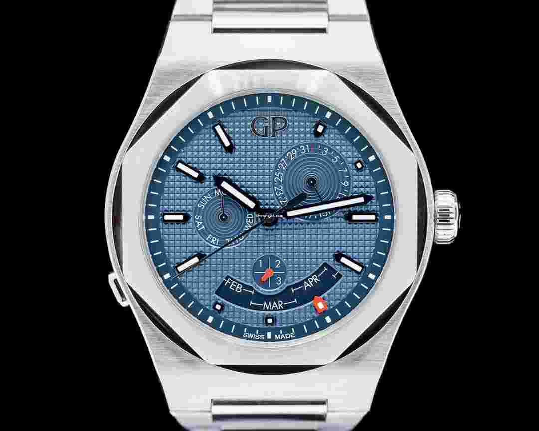 Girard Perregaux Laureato
Perpetual Calendar Blue 81035 Steel Automatic 42mm