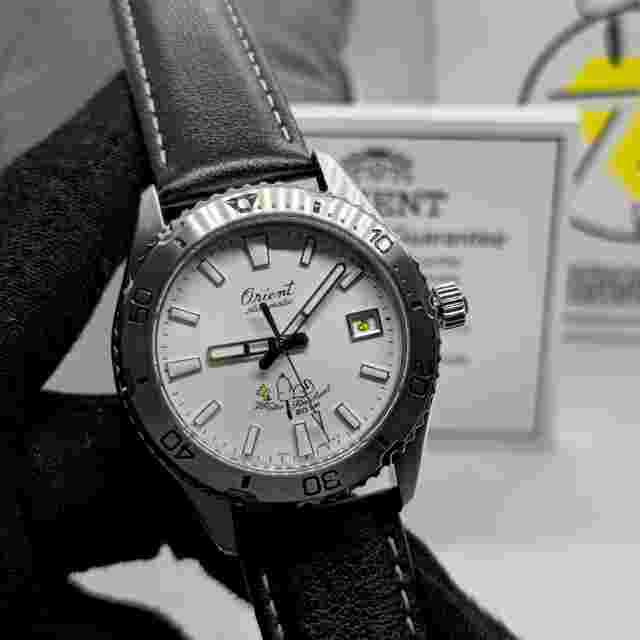 Orient Mako x Peanuts Limited Edition Snoopy 75th Anniversary Mako 40 RA-AC0Q08S Automatic Watch