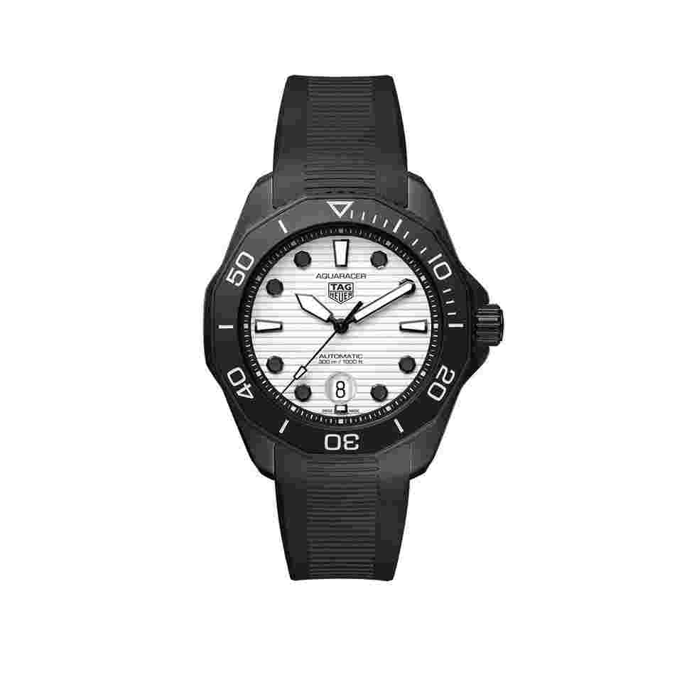 TAG Heuer Aquaracer 300M
Unworn Aquaracer Professional 300 Date 43 WBP201D.FT6197 box and papers