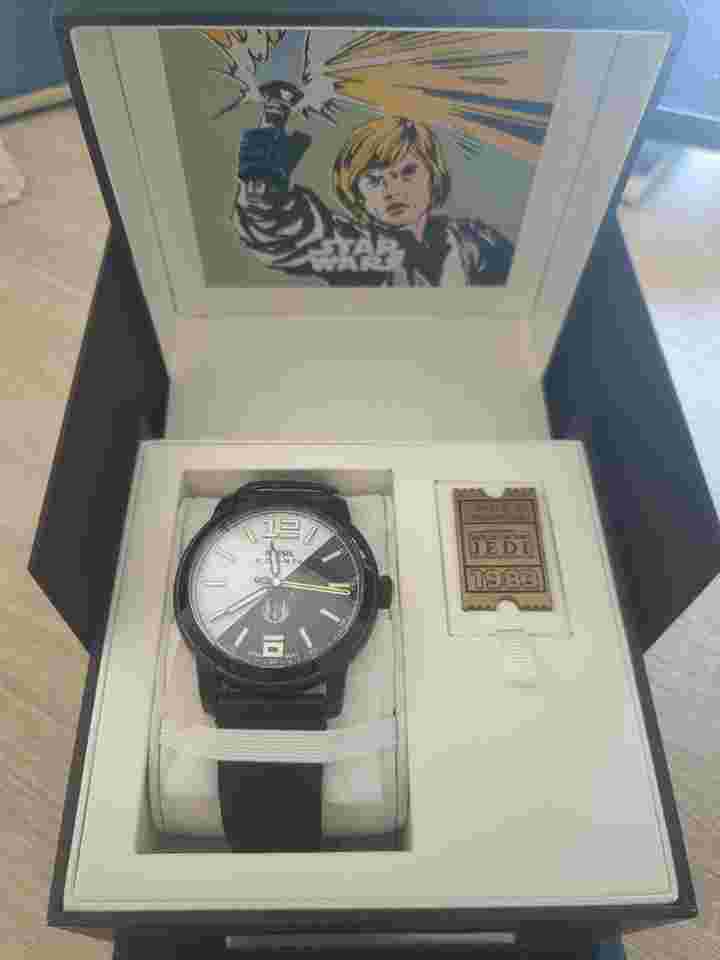 Fossil Edition limitée Luke Skywalker 1083 modèles de montre FOSSIL Star Wars phosphorescente