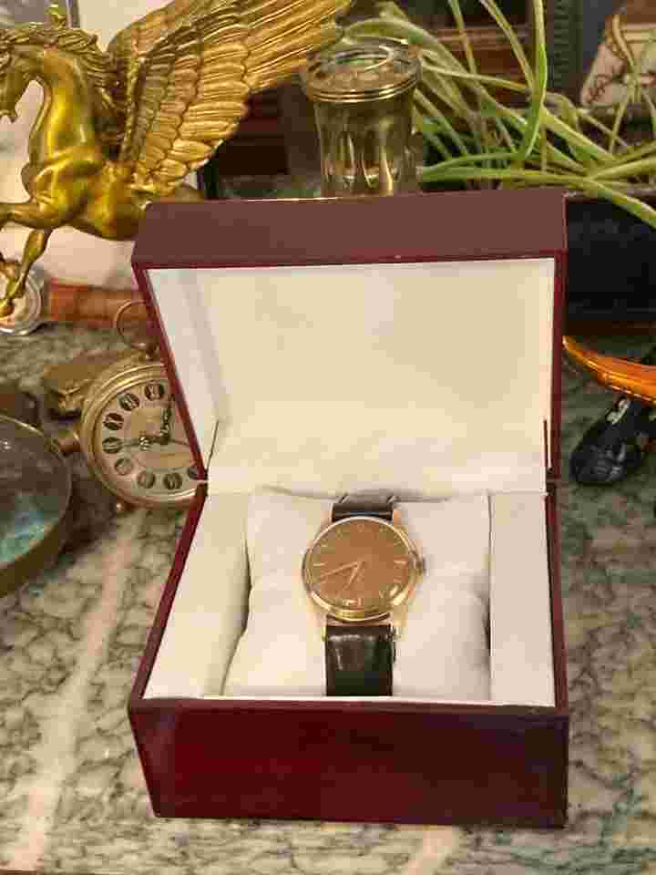 Eska Montre Eska automatique “Bumper” or 18 K : Ébauche A. Schild ( Idem Style Amphibian 600 en AS 1382 N) calibre AS 1171 — années 1940/50 OR 18K Ébauche ““Other Model” (Référence non standardisée)