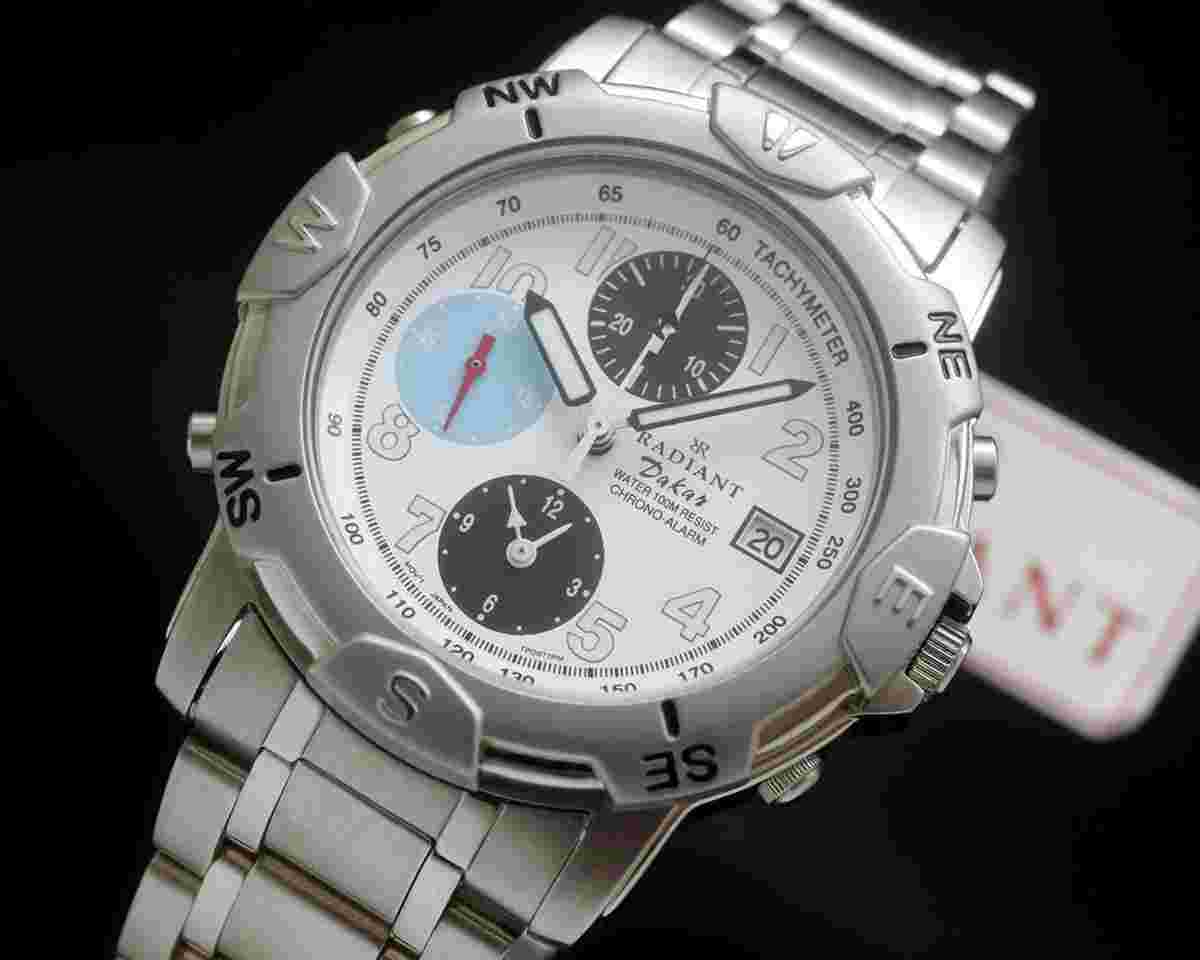 Radiant Dakar New Old Stock adventurer Chronograph (7T32) vintage NOS SERVICED WARRANTY Incredible dial white blue and black panda plus 3rd eye