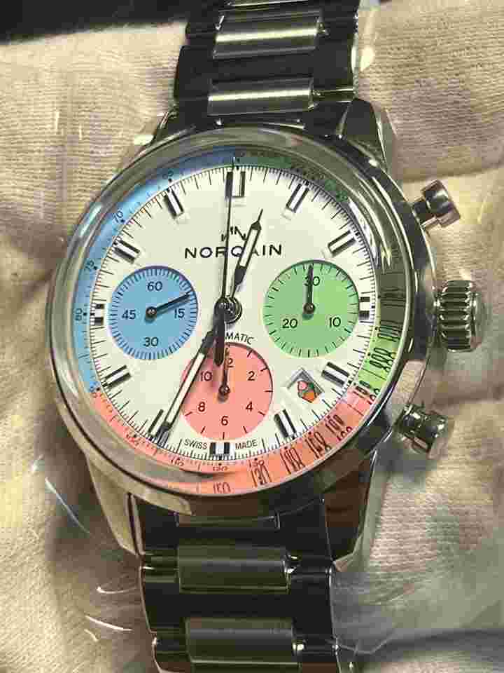 Norqain N2201.1901.C01 Freedom 60 Chrono 40mm Enjoy Life Special Edition-NEU-Deutsche Auslieferung Full Set-B + P Neu versiegelt-Sammlerpaket mit Mütze u.Tüte