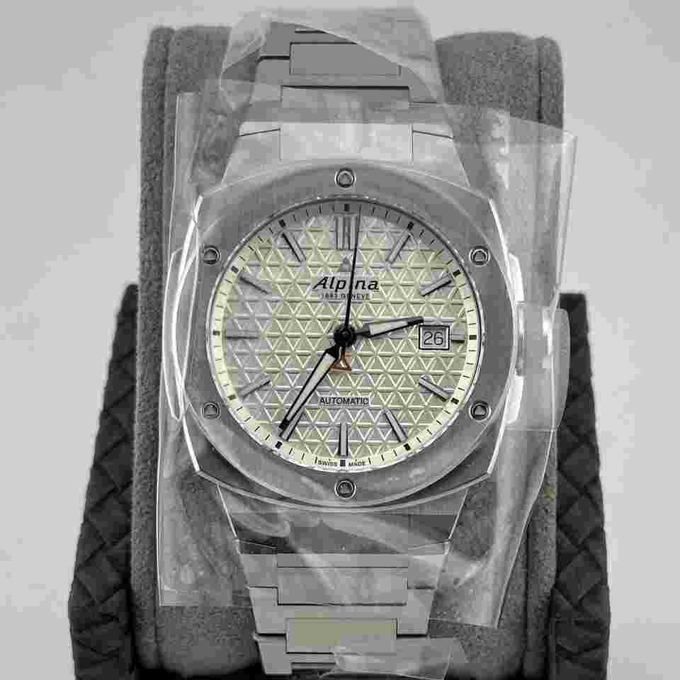 Alpina Alpiner Extreme Automatic Titanium AL-525S3AE1B BNIB Complete Set 2026
