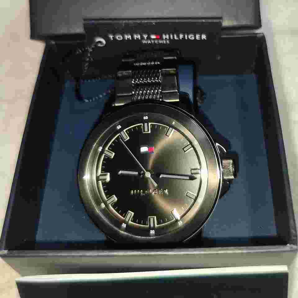 Tommy Hilfiger Nelson Full set Új állapot csaton hátlapon fólia.
