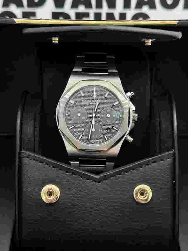 Girard Perregaux Laureato Chronograph Ti49 full set