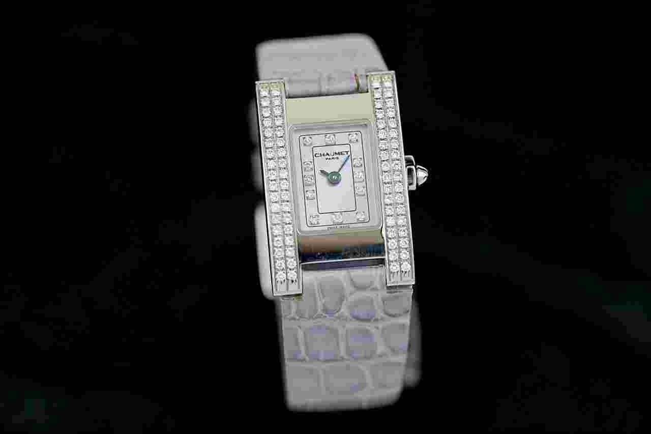 Chaumet Khesis 121-6285 Lady Factory diamond setting Perlmutt dial