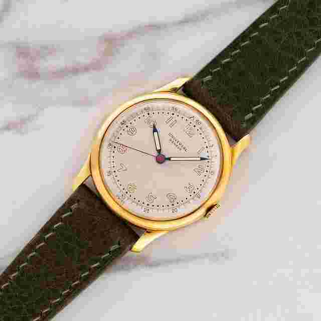 Universal Genève 10750 - 18k Yellow Gold (1940s)